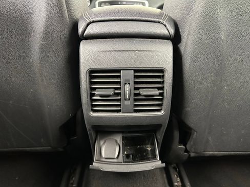 Used 2020 Mercedes-Benz GLA 250 w/ Premium Package image 31