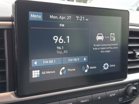 Used 2024 Hyundai Venue SEL FWD image 17