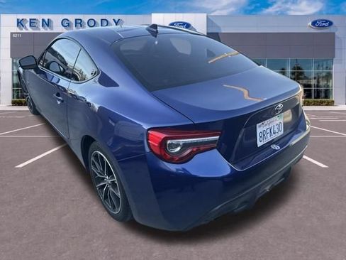 Used 2020 Toyota 86 RWD image 6