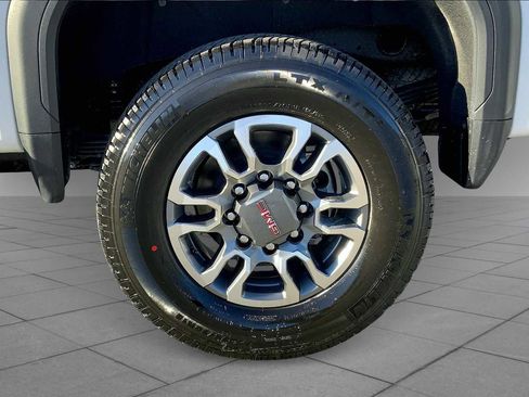 New 2025 GMC Sierra 2500 SLT w/ SLT Premium Package image 11