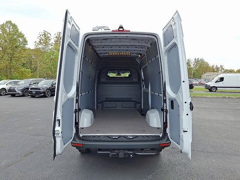 Used 2026 Mercedes-Benz Sprinter 2500 image 9