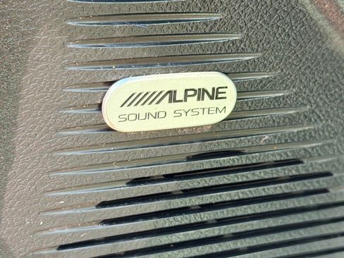 Used 2018 Dodge Challenger R/T Plus image 33