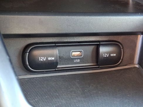 Certified 2025 Kia Soul LX w/ LX Technology Package FWD image 23