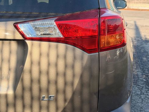 Used 2015 Toyota RAV4 LE image 31