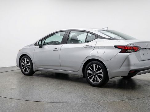 Used 2025 Nissan Versa SV image 6