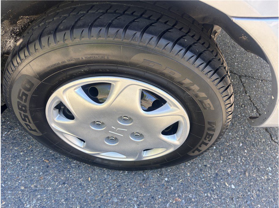 Used 2001 Honda Accord DX image 9