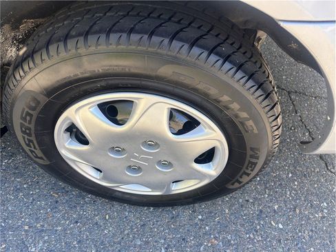 Used 2001 Honda Accord DX image 9