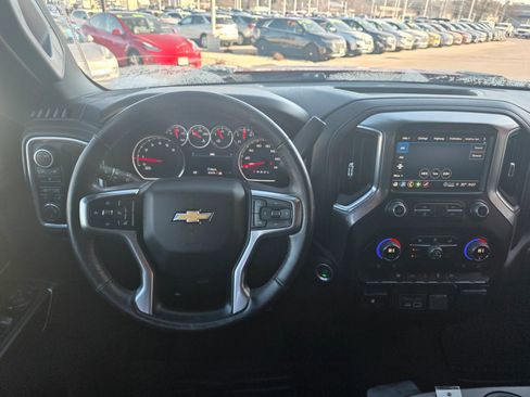 Used 2022 Chevrolet Silverado 2500 LT w/ Convenience Package image 12