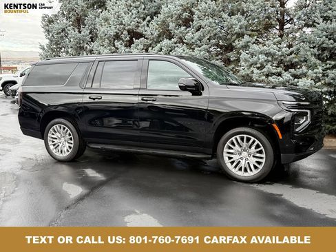 Used 2025 Chevrolet Suburban RST w/ RST Capability Package AWD/4WD image 11