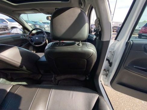 Used 2010 Chevrolet Impala LT w/ Luxury Edition Package FWD image 28