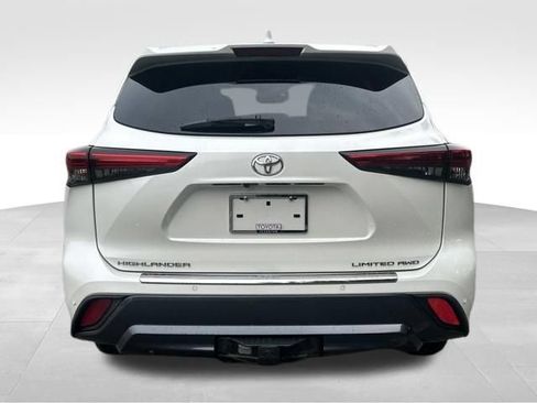 Used 2021 Toyota Highlander Limited AWD/4WD image 4