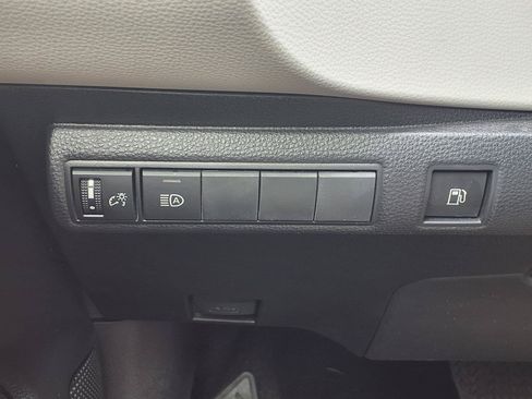 Used 2023 Toyota Corolla LE FWD image 7