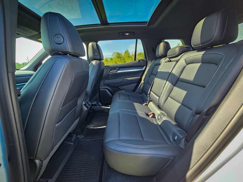 New 2027 GMC Terrain Elevation w/ Elevation Premium Package AWD/4WD image 31