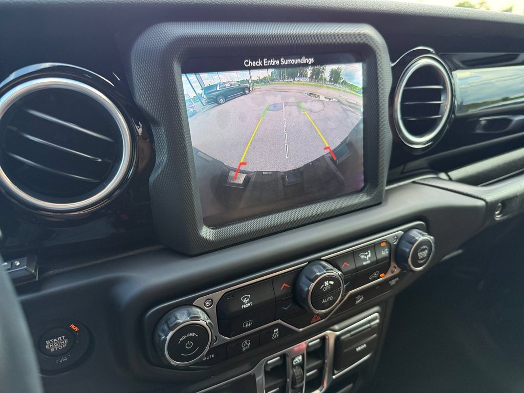 Used 2018 Jeep Wrangler Unlimited Rubicon AWD/4WD image 18