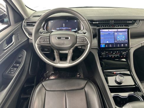 Used 2023 Jeep Grand Cherokee L Limited w/ Luxury Tech Group II image 23