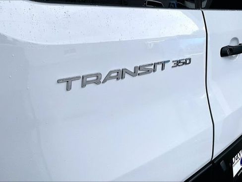 Used 2015 Ford Transit 150 XL RWD image 32