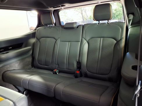 Used 2022 Jeep Grand Wagoneer Series II image 9