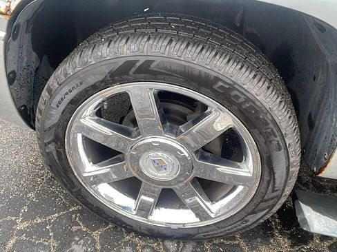 Used 2011 Cadillac Escalade EXT Premium image 10