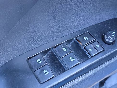 Used 2019 Toyota Camry SE image 14