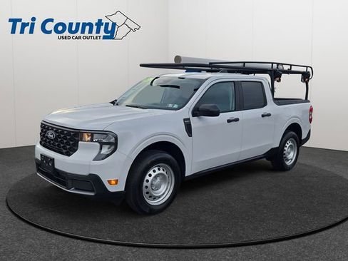 Used 2025 Ford Maverick XLT w/ Equipment Group 302A AWD/4WD image 3