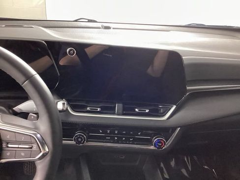 Used 2026 Chevrolet Equinox LT AWD/4WD image 15