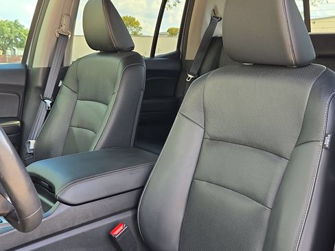 Used 2025 Honda Ridgeline RTL image 13