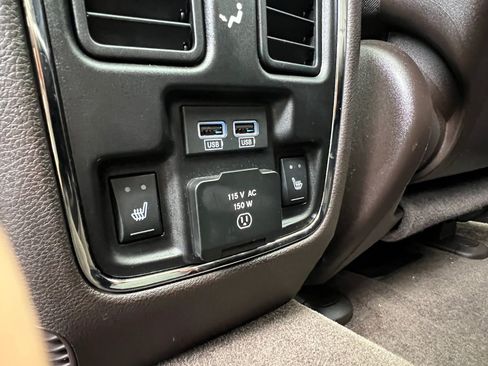 Used 2018 Jeep Grand Cherokee Overland image 20