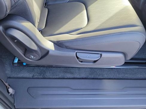 New 2026 Kia Carnival EX FWD image 32