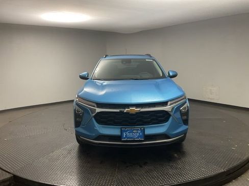 New 2026 Chevrolet Trax LT image 2