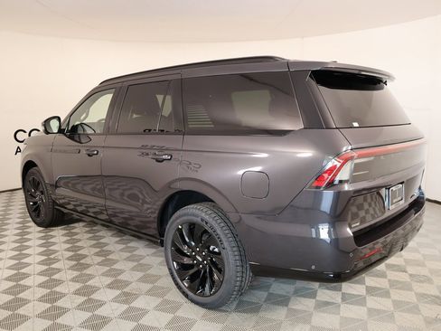 New 2025 Lincoln Navigator Reserve w/ Jet Appearance Package image 24