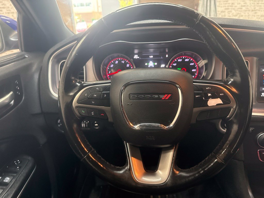 Used 2019 Dodge Charger SXT w/ Leather Interior Group RWD image 19