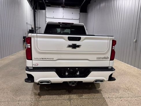 Used 2025 Chevrolet Silverado 1500 High Country AWD/4WD image 7