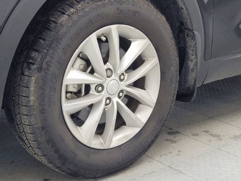 Used 2017 Kia Sorento LX w/ LX Convenience Package image 31