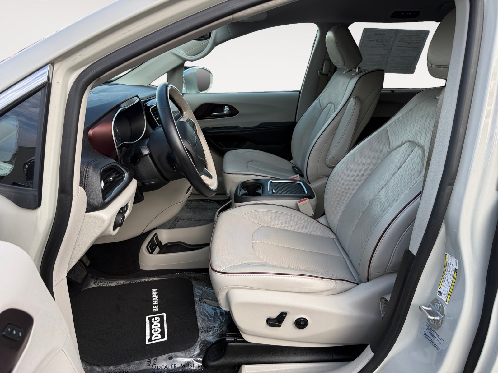 Used 2017 Chrysler Pacifica Limited FWD image 10