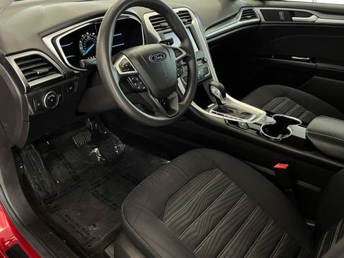 Used 2016 Ford Fusion SE image 11