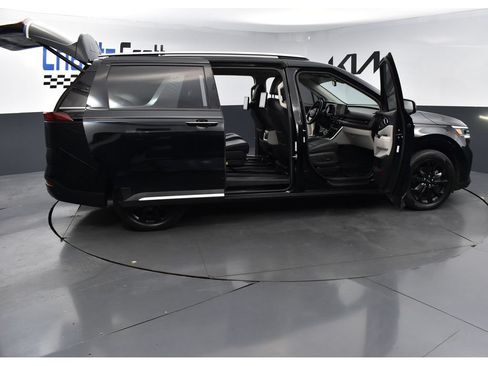 Used 2022 Kia Carnival SX FWD image 28