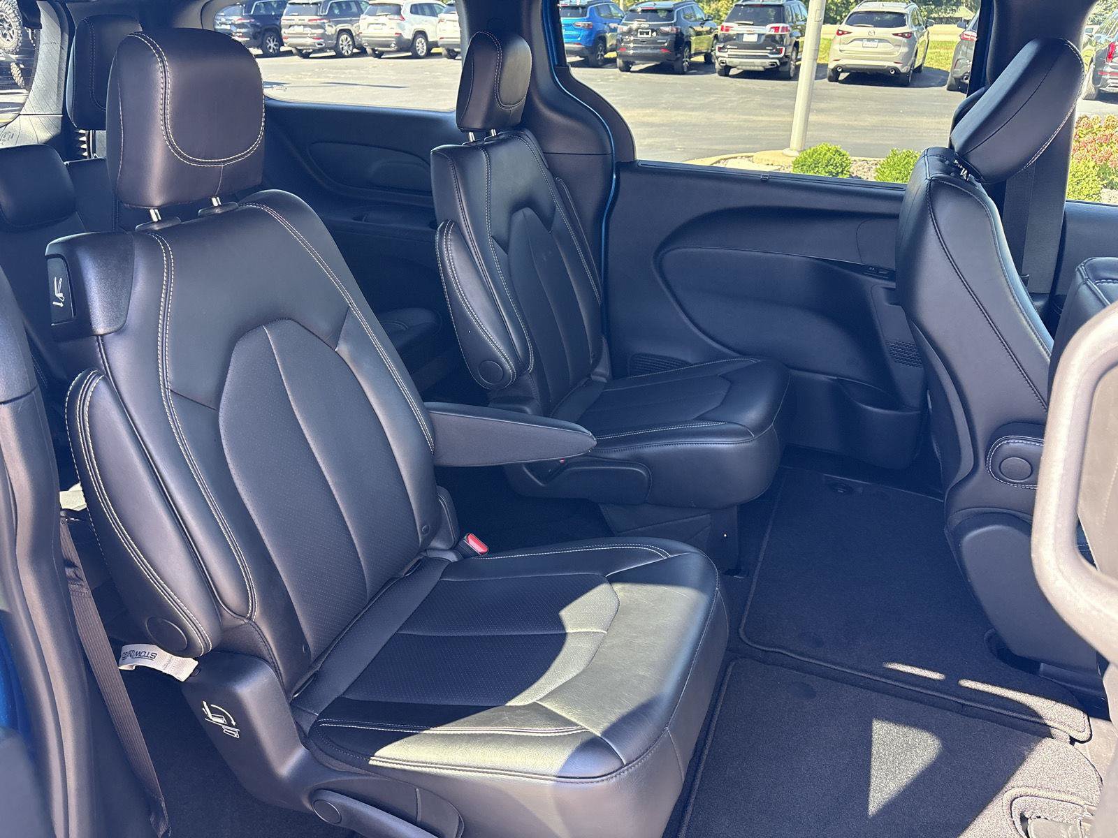 Used 2026 Chrysler Pacifica Select FWD image 14
