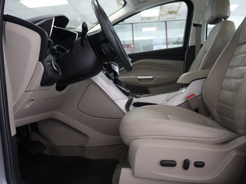 Used 2016 Ford C-MAX SEL w/ Equipment Group 302A FWD image 9