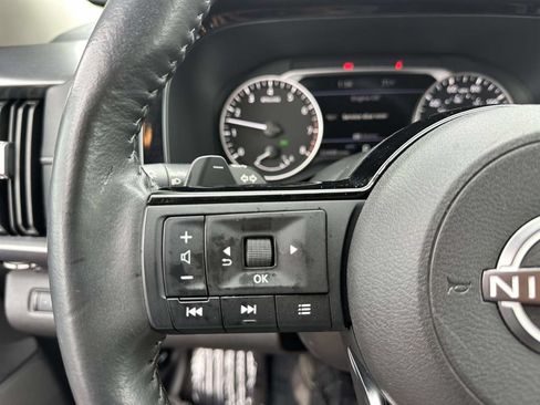 Used 2023 Nissan Pathfinder SL AWD/4WD image 32