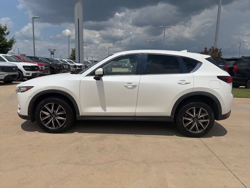 Used 2018 MAZDA CX-5 Touring FWD image 2
