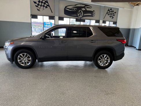 Used 2019 Chevrolet Traverse LS FWD image 4