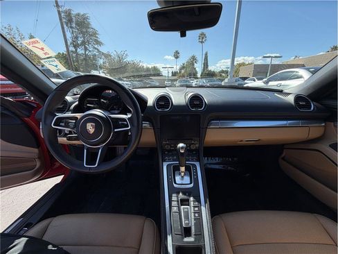 Used 2019 Porsche 718 Boxster image 24