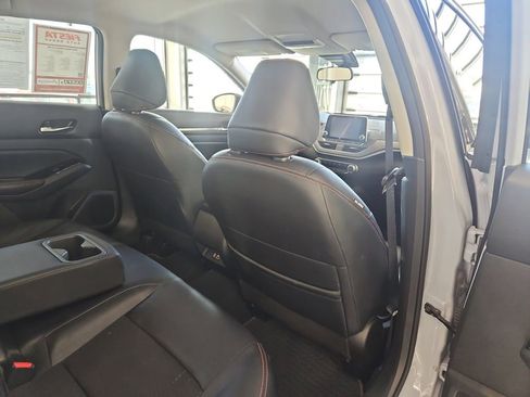 Used 2024 Nissan Altima 2.5 SR image 17