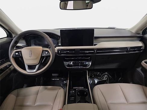 Certified 2023 Lincoln Corsair FWD image 9
