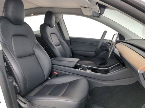 Used 2020 Tesla Model Y Performance image 38