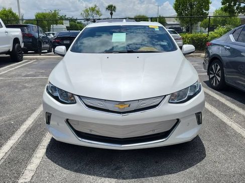 Used 2017 Chevrolet Volt Premier w/ Driver Confidence II Package FWD image 2