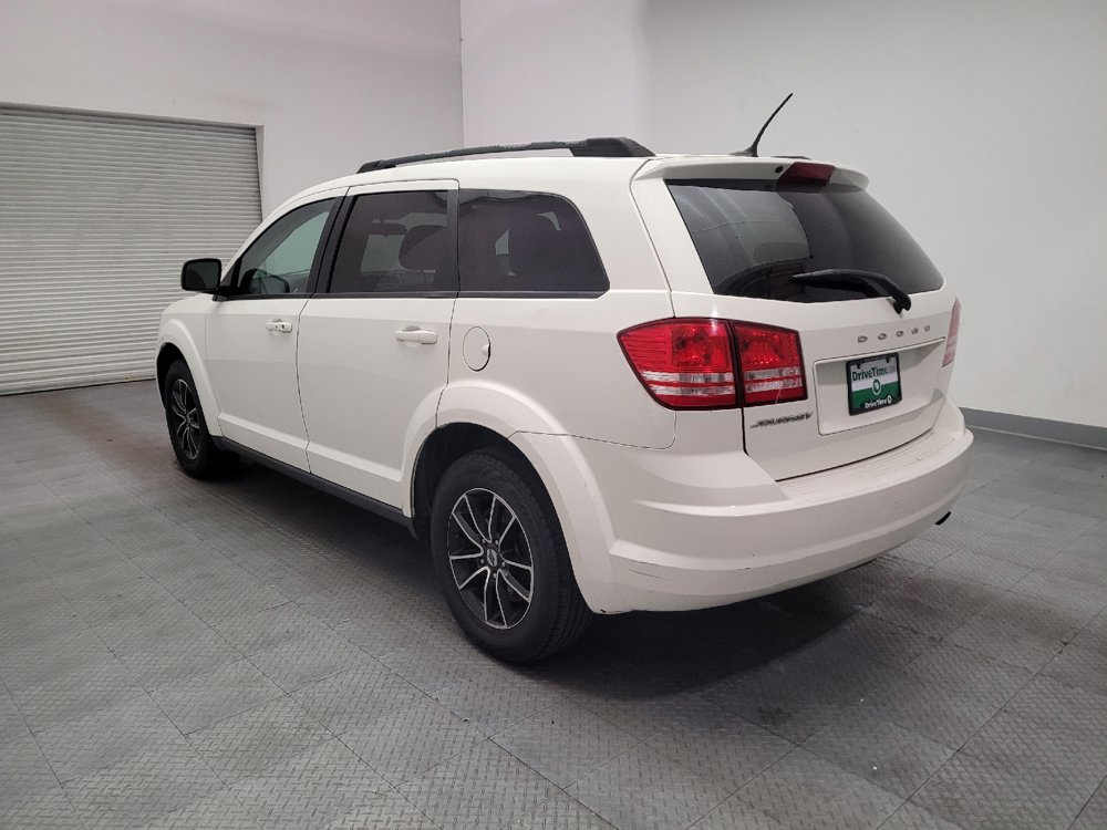 Used 2018 Dodge Journey SE w/ Connectivity Group FWD image 5