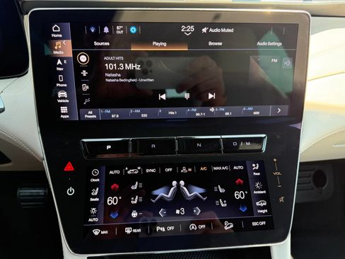 Used 2023 Maserati Grecale Modena AWD/4WD image 20