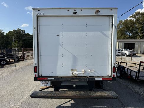 Used 2019 GMC Savana 3500 w/ Power Convenience Package RWD image 4