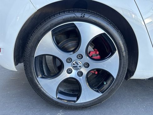 Used 2012 Volkswagen Golf 4-Door FWD image 15